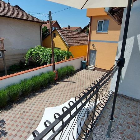 Apartment Kapetanovic Bosanski Samac Habitación foto